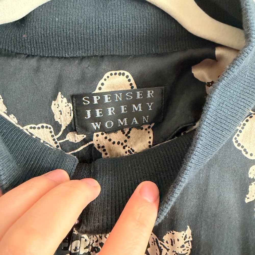 Black and Cream Floral Bomber Jacket - Picture 4 of 5